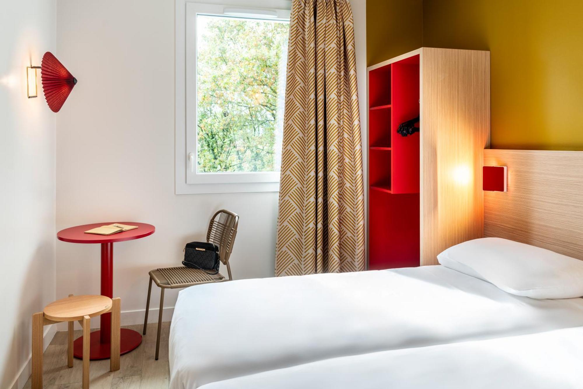Ibis Styles Prevessin Geneve Aeroport Hotel Exterior photo