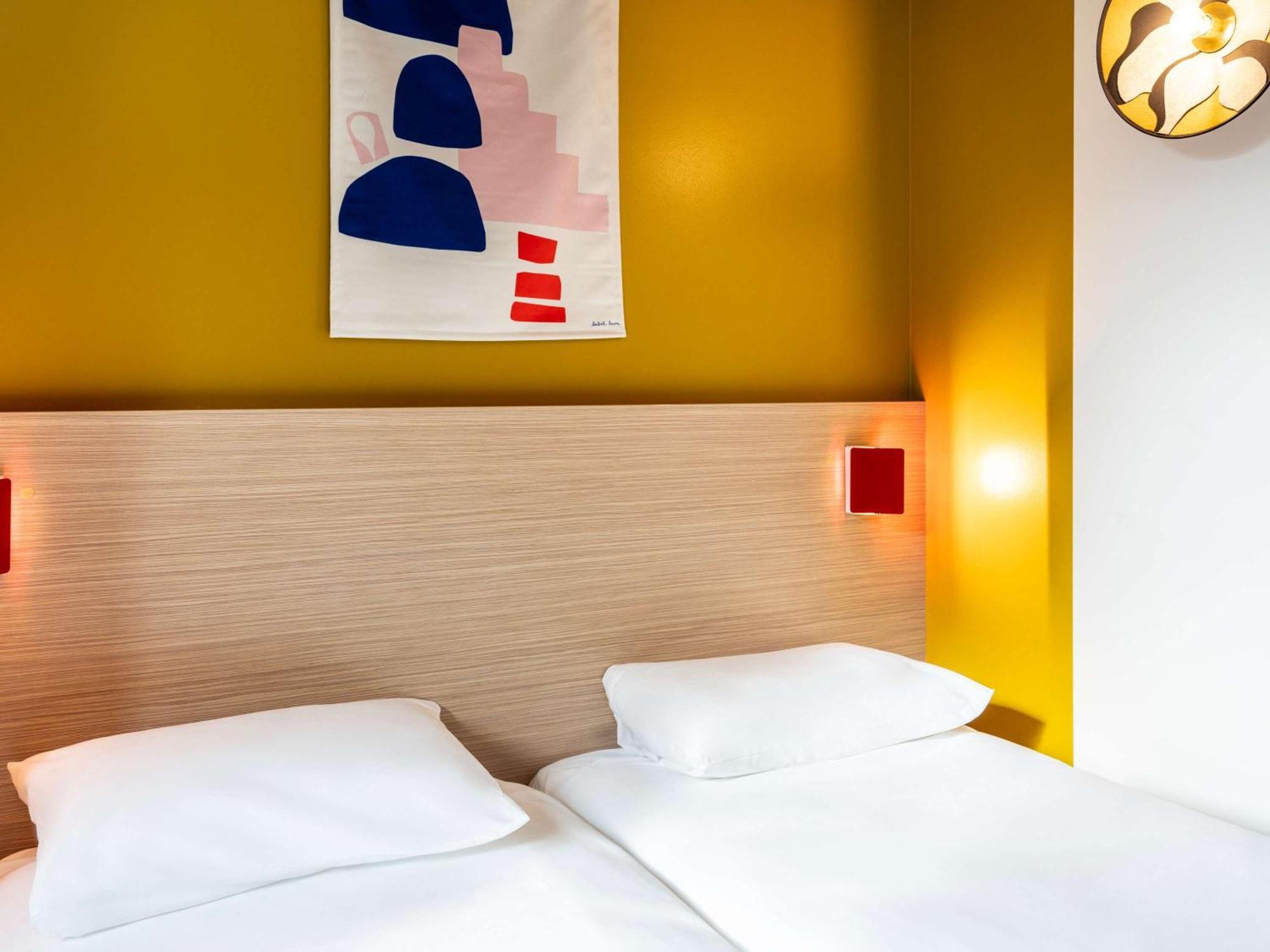 Ibis Styles Prevessin Geneve Aeroport Hotel Exterior photo