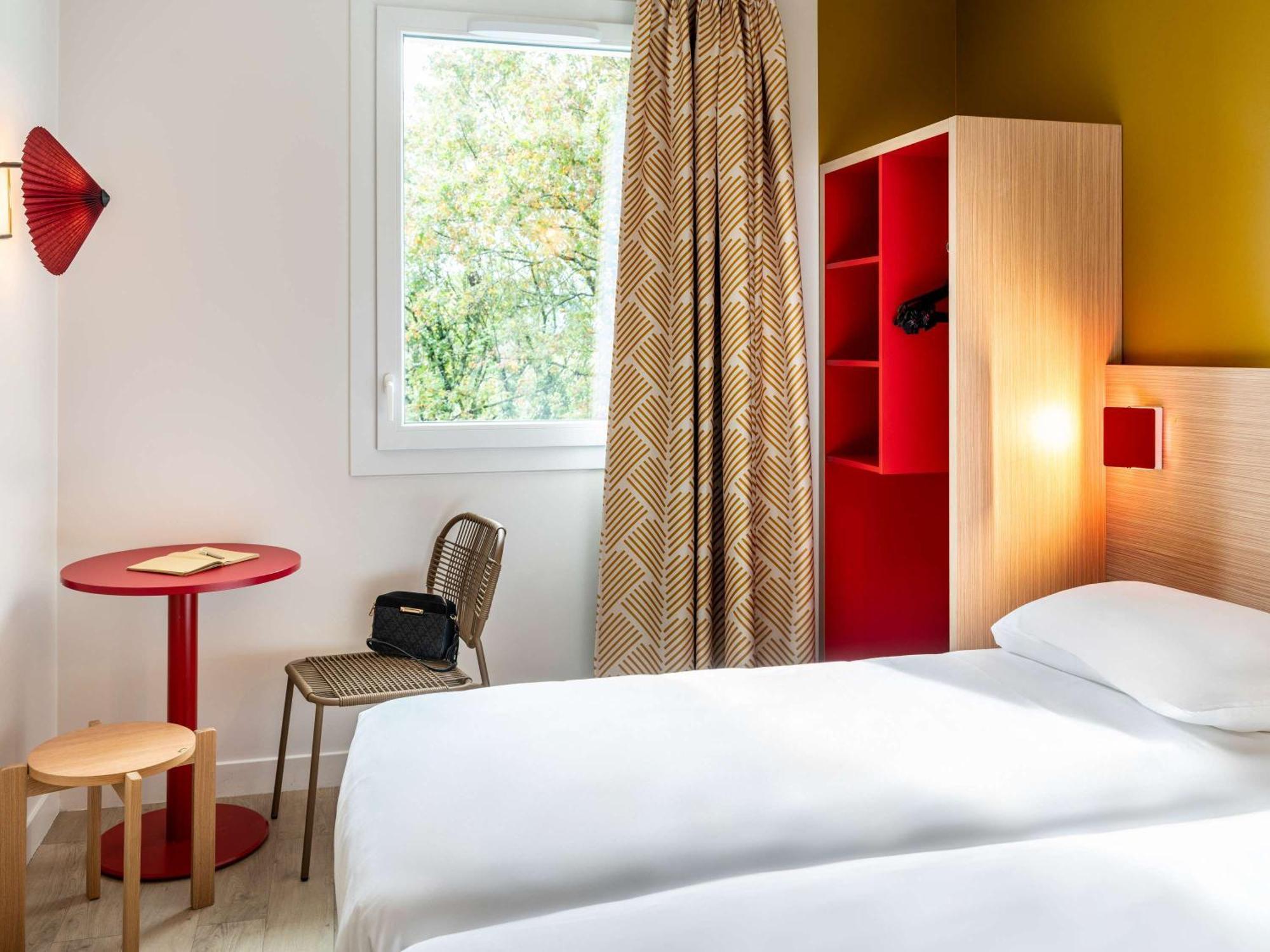 Ibis Styles Prevessin Geneve Aeroport Hotel Exterior photo