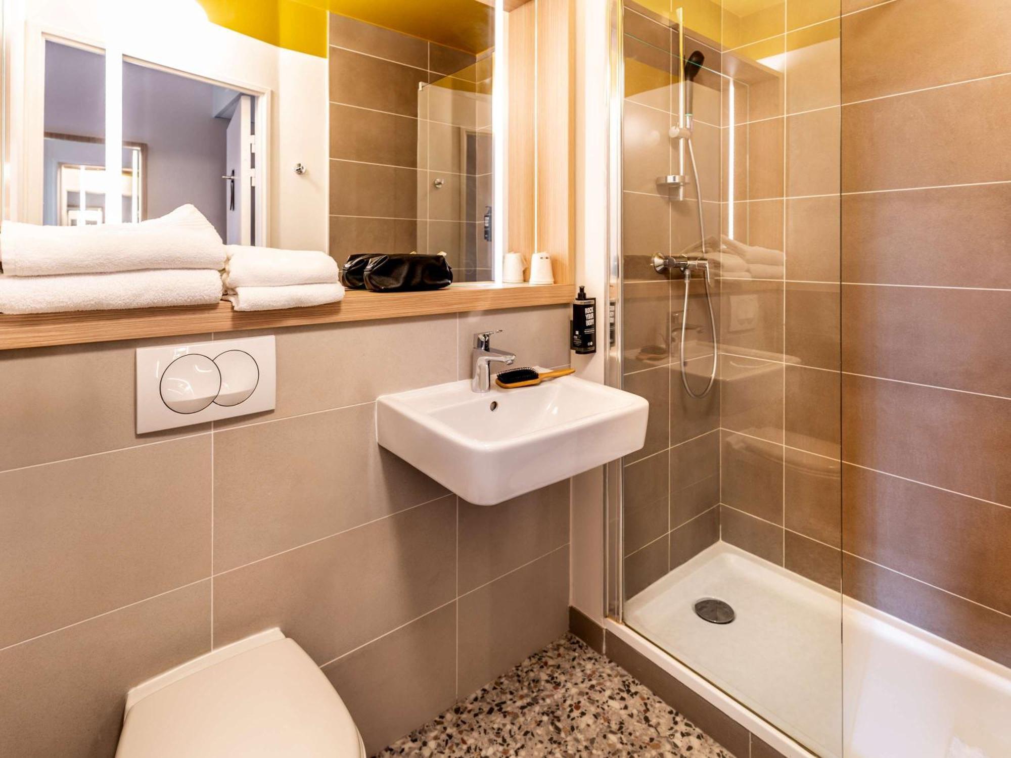 Ibis Styles Prevessin Geneve Aeroport Hotel Exterior photo